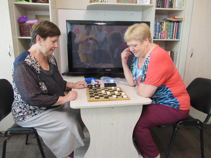 Шахматы, шашки, домино